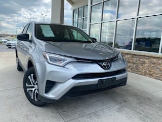 2018 Toyota RAV4 2T3BFREVXJW740460 2018 Toyota RAV4