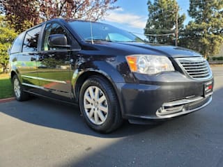 2014 Chrysler Town and Country 2C4RC1BG2ER438126 2014 Chrysler Town and Country