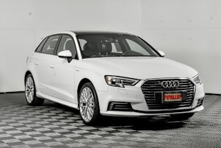 2018 Audi A3 Sportback e-tron WAUUPBFF0JA078680 2018 Audi A3 Sportback e-tron