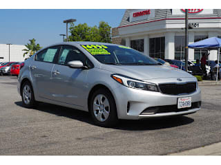 2017 Kia Forte LX 3KPFK4A71HE032580 2017 Kia Forte LX