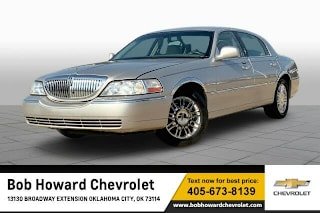 2008 Lincoln Town Car Signature Limited 2LNHM82V88X636933 2008 Lincoln Town Car Signature Limited