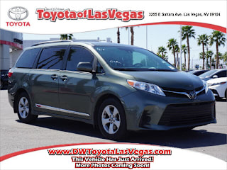 2019 Toyota Sienna 5TDKZ3DC7KS977124 2019 Toyota Sienna