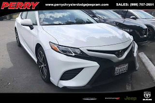 2018 Toyota Camry SE 4T1B11HKXJU120976 2018 Toyota Camry SE