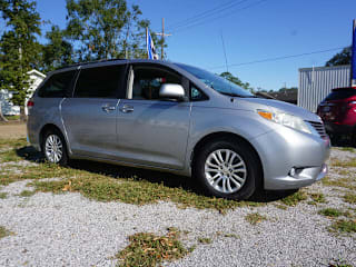 2011 Toyota Sienna XLE 8-Passenger 5TDYK3DC2BS012895 2011 Toyota Sienna XLE 8-Passenger