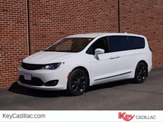 2019 Chrysler Pacifica Touring Plus 2C4RC1FG7KR593891 2019 Chrysler Pacifica Touring Plus