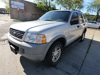 2002 Ford Explorer XLS 1FMZU72E52UB09462 2002 Ford Explorer XLS