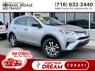 2018 Toyota RAV4 LE JTMBFREV7JJ196627 2018 Toyota RAV4 LE