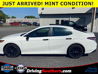 2018 Toyota Camry LE 4T1B11HK1JU523373 2018 Toyota Camry LE