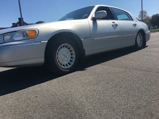 2002 Lincoln Town Car 1LNHM81WX2Y647644 2002 Lincoln Town Car