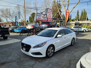 2017 Hyundai Sonata Hybrid KMHE34L15HA051195 2017 Hyundai Sonata Hybrid