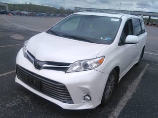 2018 Toyota Sienna XLE 8-Passenger 5TDYZ3DC3JS933047 2018 Toyota Sienna XLE 8-Passenger