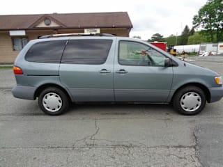 2000 Toyota Sienna LE 4T3ZF13C7YU252045 2000 Toyota Sienna LE