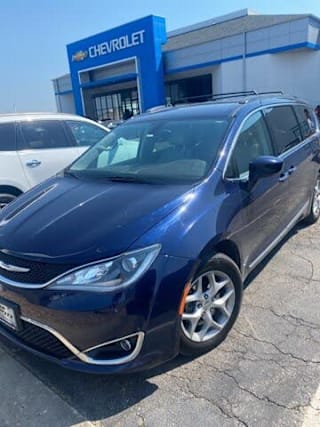 2017 Chrysler Pacifica Touring-L 2C4RC1BG2HR611700 2017 Chrysler Pacifica Touring-L