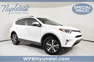 2018 Toyota RAV4 XLE JTMWFREV8JJ740165 2018 Toyota RAV4 XLE