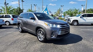 2019 Toyota Highlander XLE 5TDKZRFH0KS332522 2019 Toyota Highlander XLE