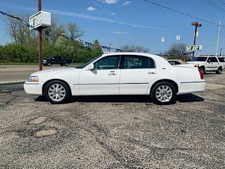 2011 Lincoln Town Car Signature Limited 2LNBL8CV2BX755950 2011 Lincoln Town Car Signature Limited