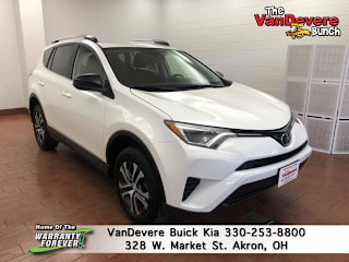 2018 Toyota RAV4 LE JTMZFREV7JJ175663 2018 Toyota RAV4 LE