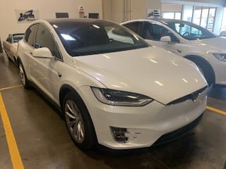 2018 Tesla Model X 5YJXCBE2XJF138417 2018 Tesla Model X