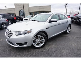 2018 Ford Taurus 1FAHP2H82JG137413 2018 Ford Taurus
