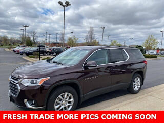 2019 Chevrolet Traverse LT Cloth 1GNERGKW0KJ180106 2019 Chevrolet Traverse LT Cloth