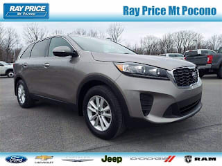 2019 Kia Sorento LX 5XYPG4A32KG529747 2019 Kia Sorento LX