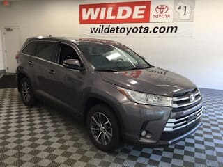 2019 Toyota Highlander XLE 5TDJZRFH5KS611637 2019 Toyota Highlander XLE