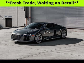 2017 Audi R8 5.2 quattro V10 WUAEAAFX1H7901221 2017 Audi R8 5.2 quattro V10