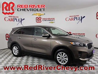 2019 Kia Sorento LX 5XYPG4A35KG561785 2019 Kia Sorento LX