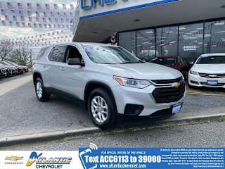 2018 Chevrolet Traverse LS 1GNERFKW0JJ286113 2018 Chevrolet Traverse LS