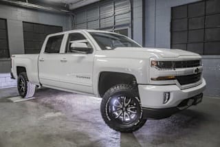 2017 Chevrolet Silverado 1500 LT 1GCUKREC1HF157483 2017 Chevrolet Silverado 1500 LT