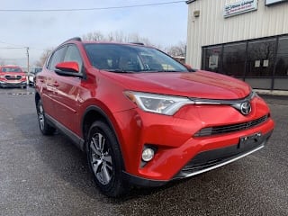2017 Toyota RAV4 JTMRFREV7HJ105624 2017 Toyota RAV4