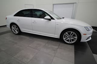2017 Audi A4 2.0T quattro Premium WAUDNAF49HN055738 2017 Audi A4 2.0T quattro Premium