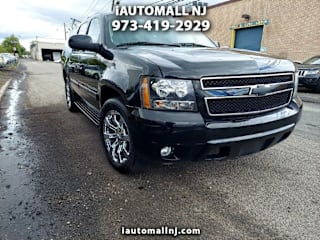 2010 Chevrolet Suburban LT 1500 1GNUCJE04AR204103 2010 Chevrolet Suburban LT 1500