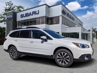 2017 Subaru Outback 3.6R Limited 4S4BSENC1H3330559 2017 Subaru Outback 3.6R Limited