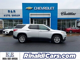 2018 Chevrolet Traverse LS 1GNEVFKW3JJ189290 2018 Chevrolet Traverse LS
