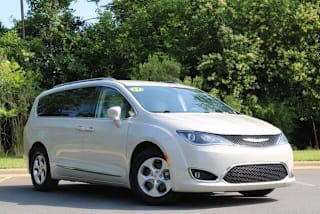 2017 Chrysler Pacifica Touring-L Plus 2C4RC1EG0HR559513 2017 Chrysler Pacifica Touring-L Plus