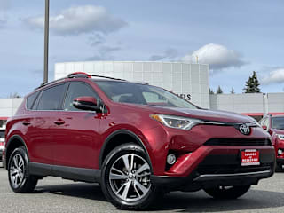 2018 Toyota RAV4 XLE JTMRFREV9JD230838 2018 Toyota RAV4 XLE
