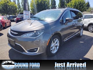 2017 Chrysler Pacifica Touring-L 2C4RC1BG9HR635167 2017 Chrysler Pacifica Touring-L