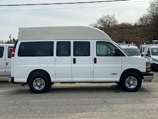 2005 Chevrolet Express Passenger 3500 1GAHG35U351205298 2005 Chevrolet Express Passenger 3500