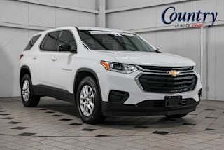 2018 Chevrolet Traverse LS 1GNEVFKW5JJ222421 2018 Chevrolet Traverse LS