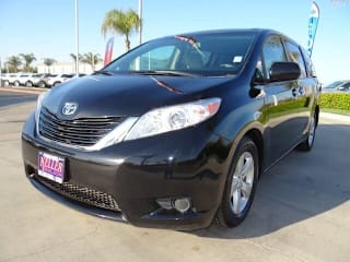 2017 Toyota Sienna LE 8-Passenger 5TDKZ3DC4HS844488 2017 Toyota Sienna LE 8-Passenger