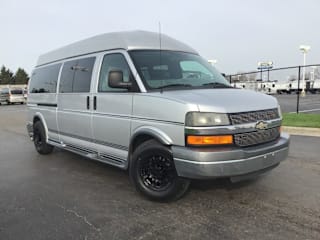 2010 Chevrolet Express Passenger 1GA2G1DG2A1111803 2010 Chevrolet Express Passenger