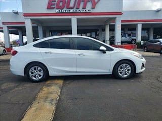 2019 Chevrolet Cruze 1G1BJ5SM5K7106269 2019 Chevrolet Cruze