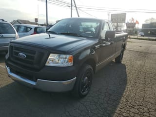 2005 Ford F-150 XL 1FTRF12W25NB81951 2005 Ford F-150 XL