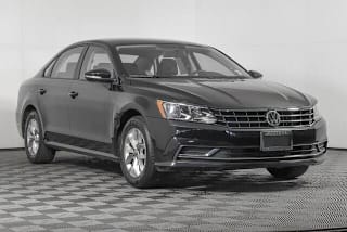 2018 Volkswagen Passat 2.0T S 1VWAA7A37JC010847 2018 Volkswagen Passat 2.0T S
