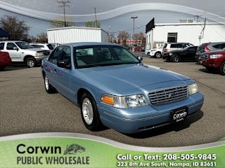 2001 Ford Crown Victoria 2FAFP74WX1X134147 2001 Ford Crown Victoria