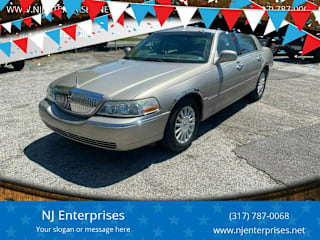 2003 Lincoln Town Car Executive 1LNHM81W93Y645613 2003 Lincoln Town Car Executive