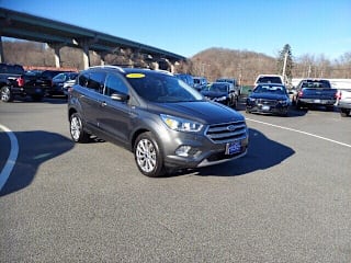 2017 Ford Escape 1FMCU9J9XHUA02129 2017 Ford Escape