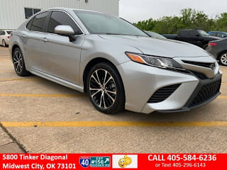 2018 Toyota Camry SE 4T1B11HK1JU670390 2018 Toyota Camry SE