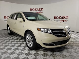 2018 Lincoln MKT Reserve 2LMHJ5AT5JBL01403 2018 Lincoln MKT Reserve